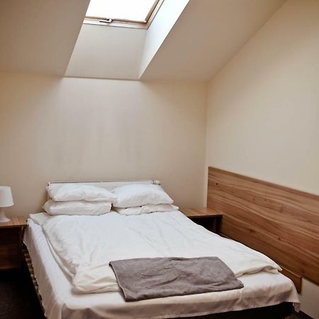 Kolumny 217- Tanie Noclegi Pracownicze, Parking Bezplatny 우치 외부 사진