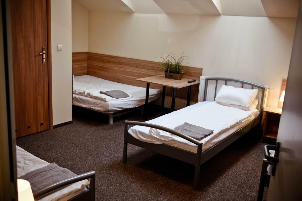 Kolumny 217- Tanie Noclegi Pracownicze, Parking Bezplatny 우치 외부 사진