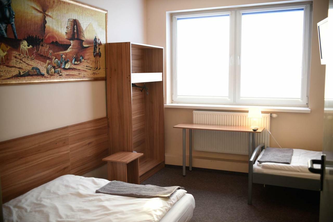 Kolumny 217- Tanie Noclegi Pracownicze, Parking Bezplatny 우치 외부 사진