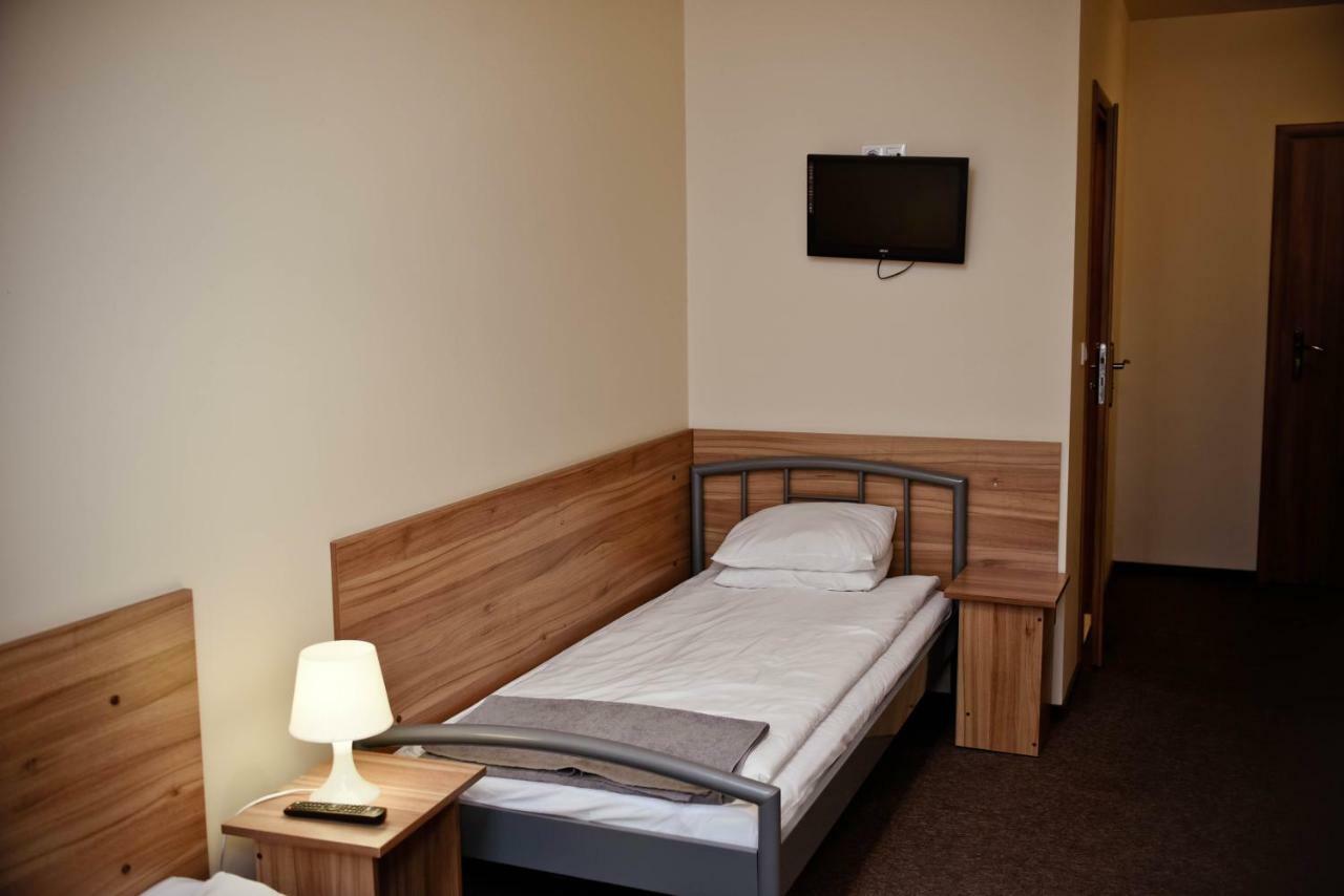 Kolumny 217- Tanie Noclegi Pracownicze, Parking Bezplatny 우치 외부 사진